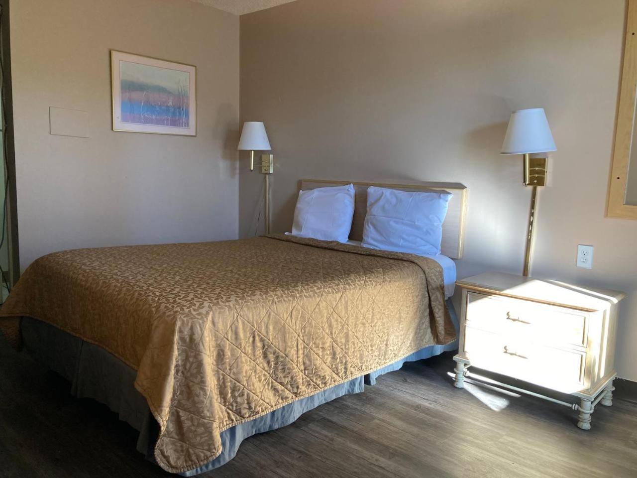 Tree Inn & Suites Albuquerque Bagian luar foto