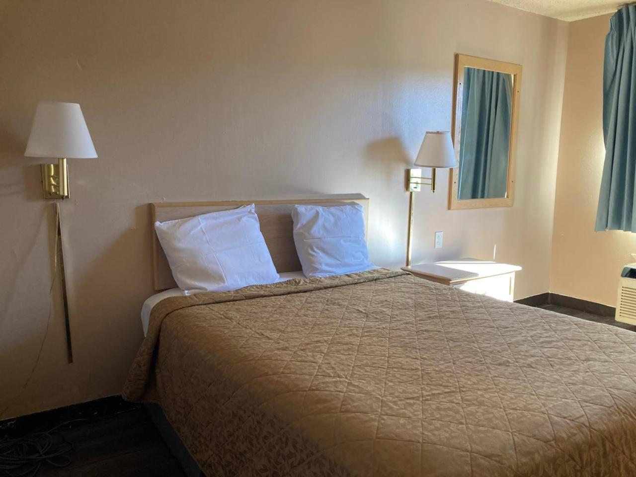 Tree Inn & Suites Albuquerque Bagian luar foto