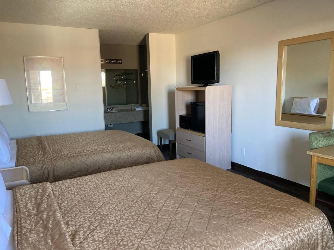Tree Inn & Suites Albuquerque Bagian luar foto